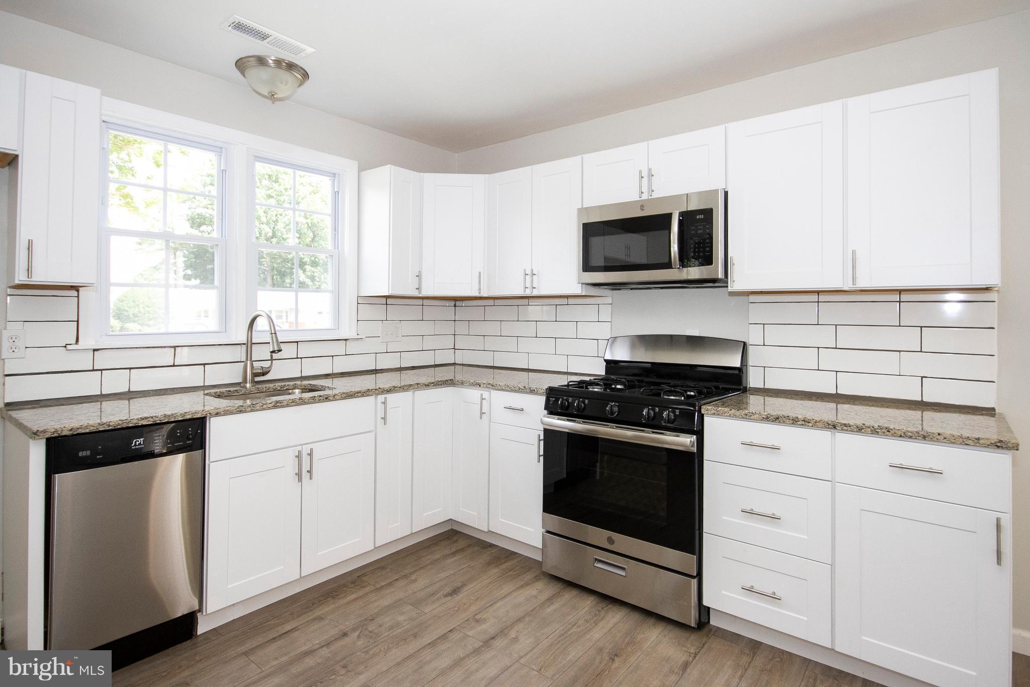 7169 Fairbrook Road Baltimore, MD 21244 - Photo 8 of 24 Kitchen