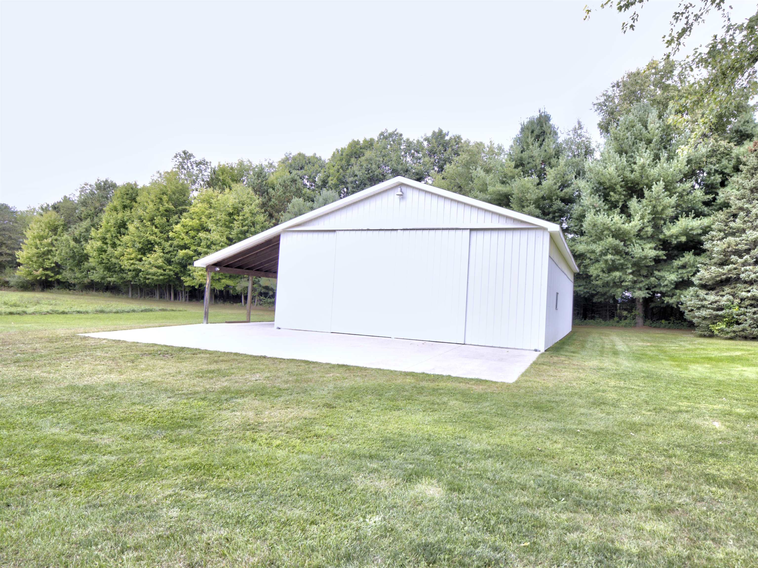 318 Mt Hope Road South Crystal, MI 48818 - Photo 8 of 33 1915902-7.JPG