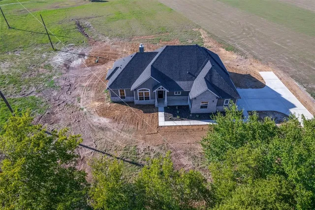 a house view with a outdoor space