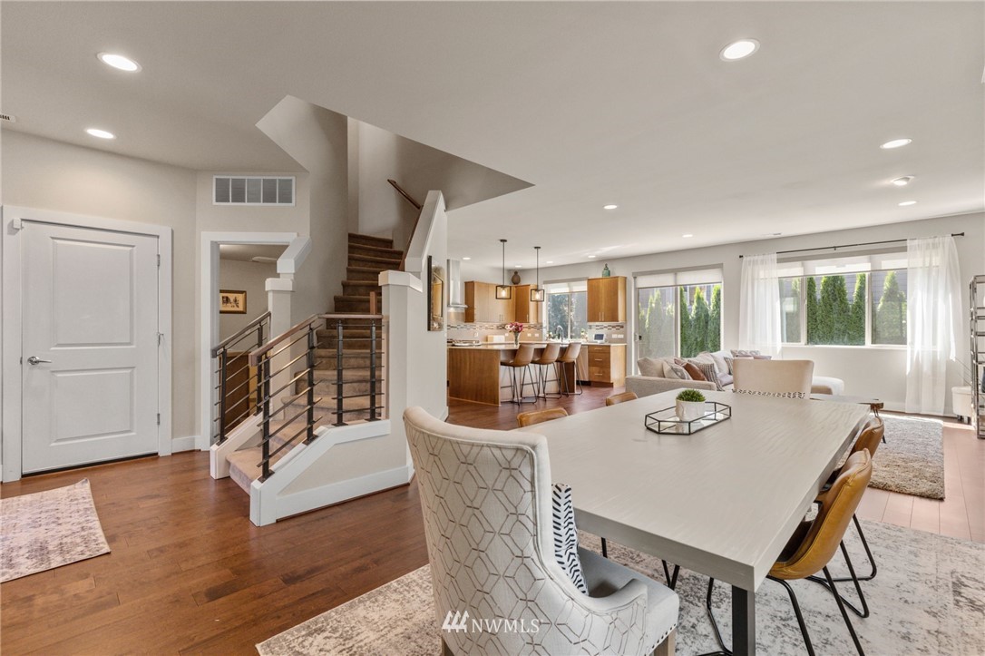 5119 Northeast 11th Place Renton, WA 98059 - Photo 3 of 40