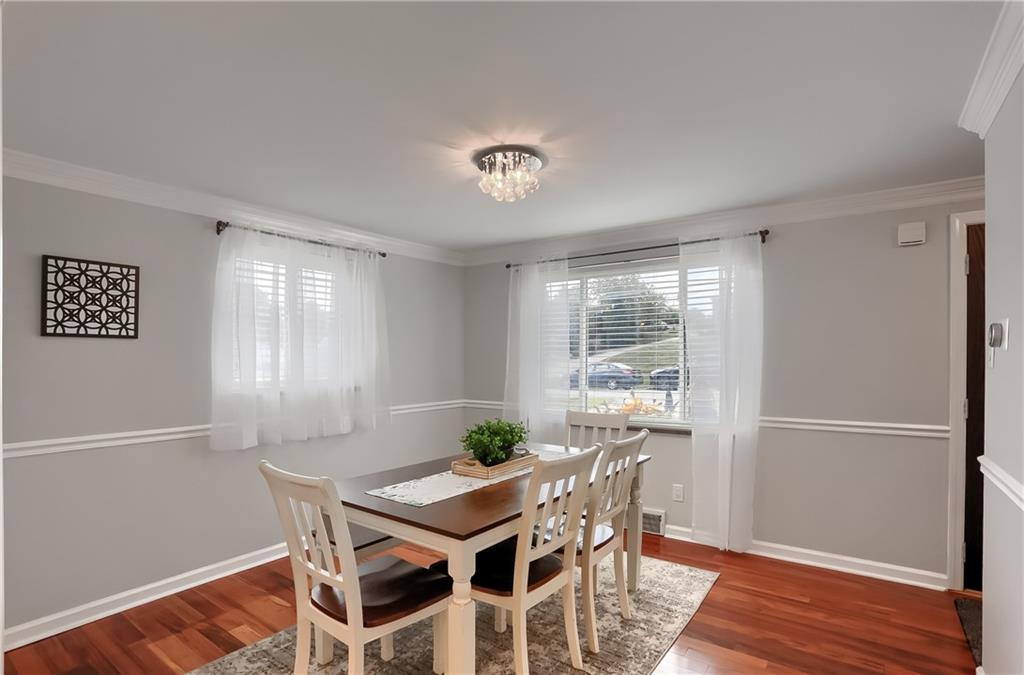 22 Robinhood Road Pittsburgh, PA 15220 - Photo 12 of 34 Gallery Image 12