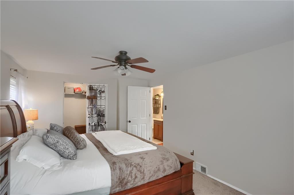 22 Robinhood Road Pittsburgh, PA 15220 - Photo 17 of 34 Gallery Image 17