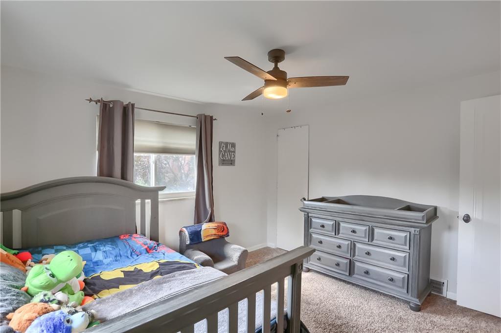 22 Robinhood Road Pittsburgh, PA 15220 - Photo 20 of 34 Gallery Image 20