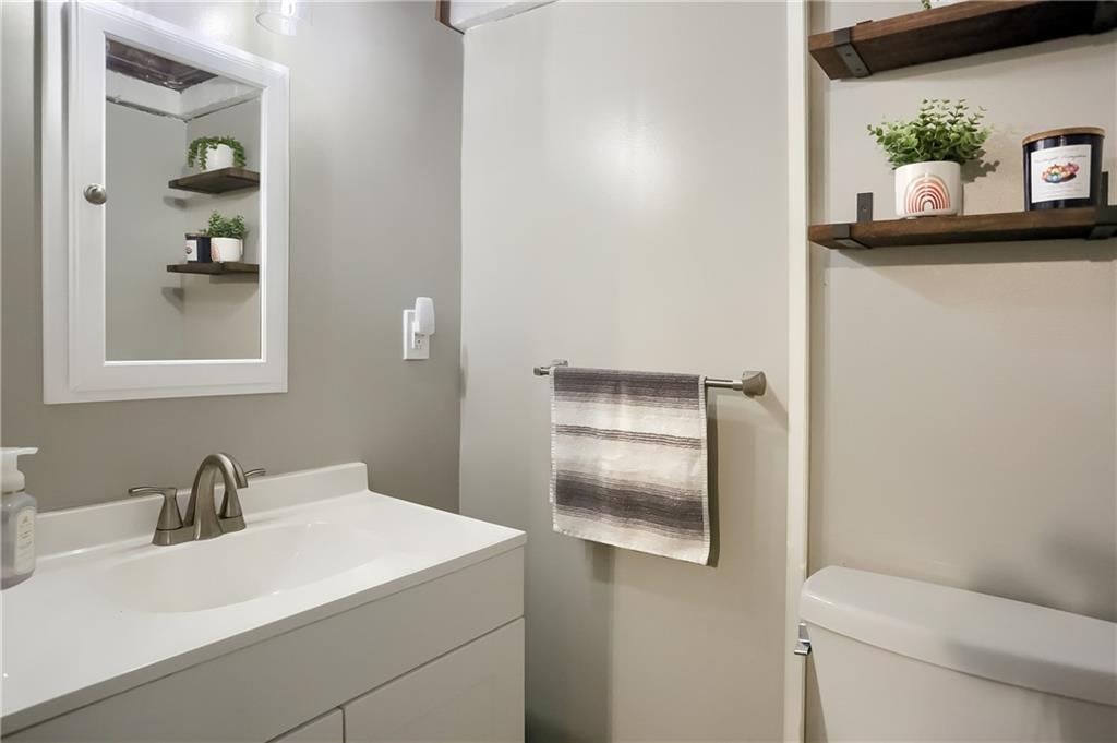22 Robinhood Road Pittsburgh, PA 15220 - Photo 25 of 34 Gallery Image 25