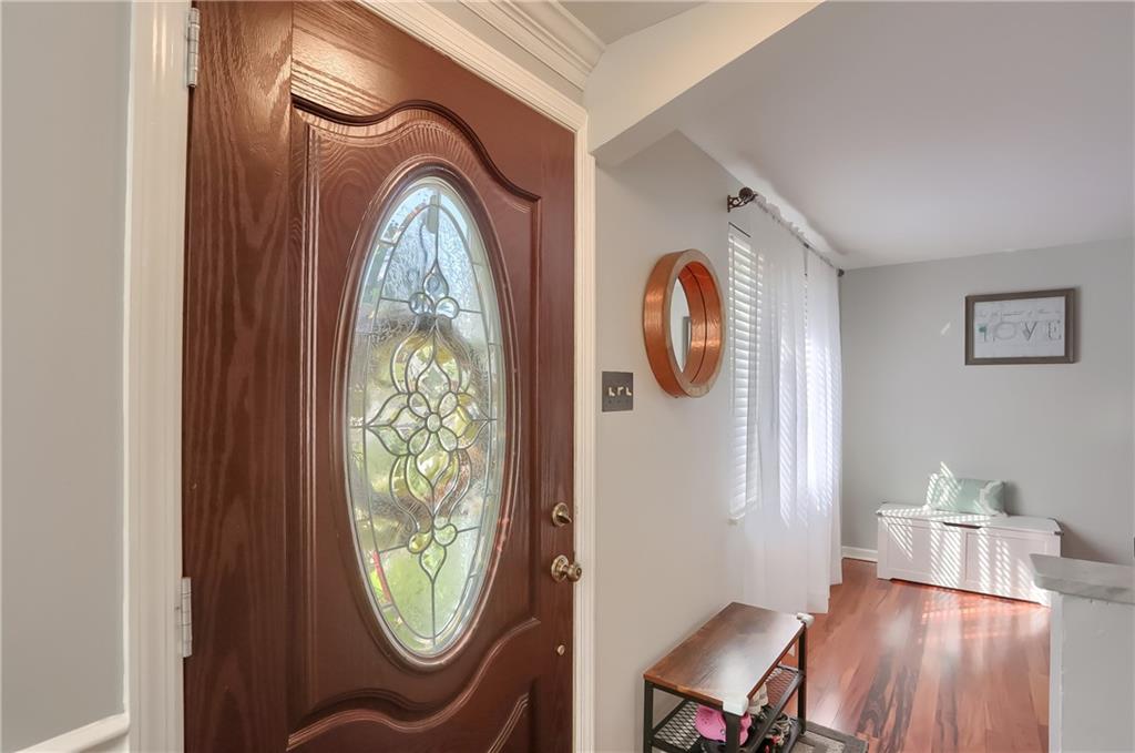 22 Robinhood Road Pittsburgh, PA 15220 - Photo 5 of 34 Gallery Image 5