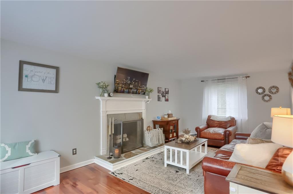 22 Robinhood Road Pittsburgh, PA 15220 - Photo 7 of 34 Gallery Image 7