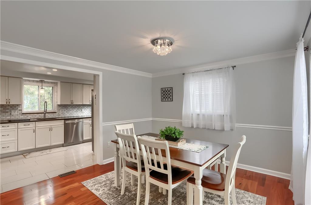 22 Robinhood Road Pittsburgh, PA 15220 - Photo 10 of 34 Gallery Image 10