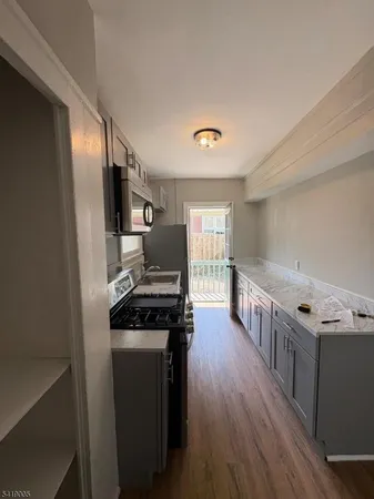 $2,300 | 136 Main Street, Unit 2, Flemington, NJ 08822