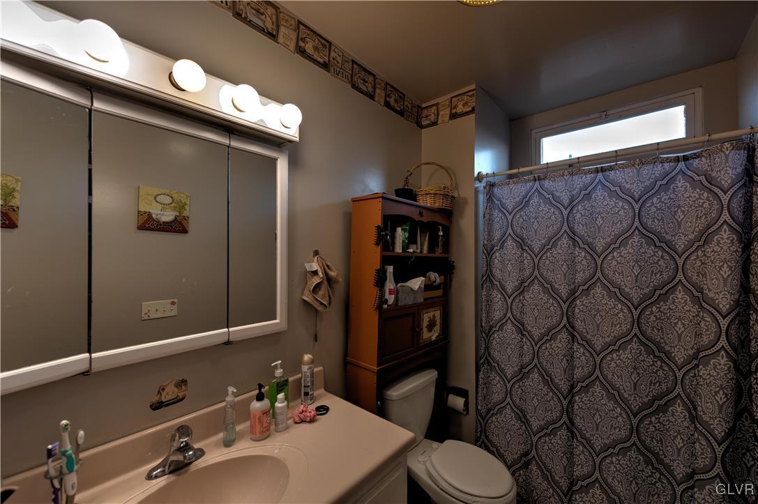 724 Pembroke Road Bethlehem, PA 18018 - Photo 10 of 14 Gallery Image 10