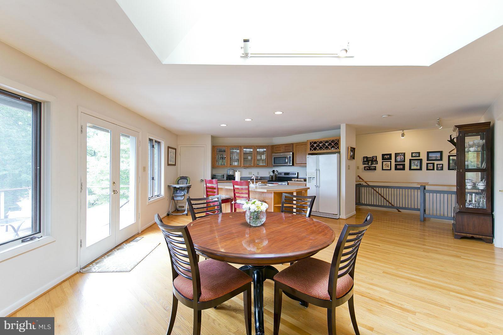 335 Hunting Road Winchester, VA 22603 - Photo 10 of 30 Dining Room