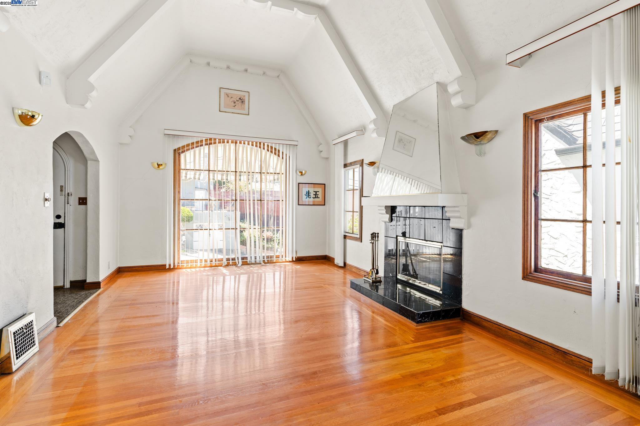 4616 Meldon Avenue Oakland, CA 94619 - Photo 5 of 28