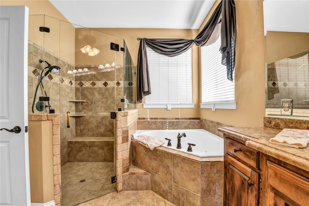 116 McClintock Court Weatherford, TX 76088 - Photo 13 of 38