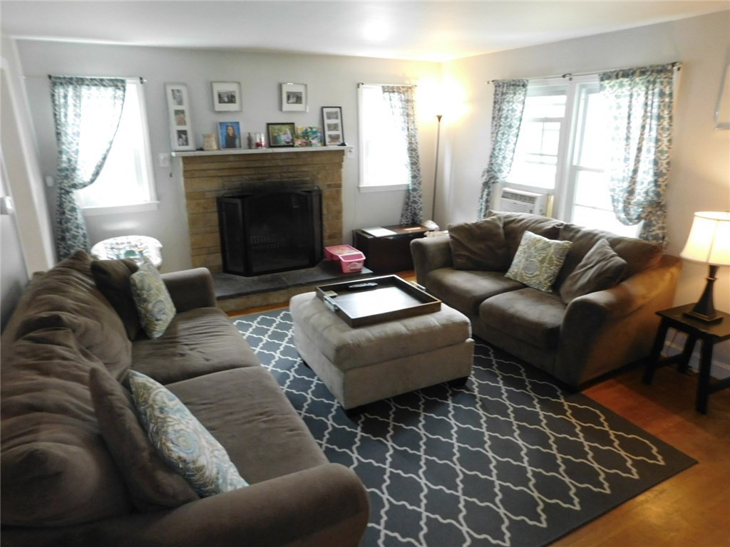 96 Benjamin Street Pawtucket, RI 02861 - Photo 2 of 16 Gallery Image 2
