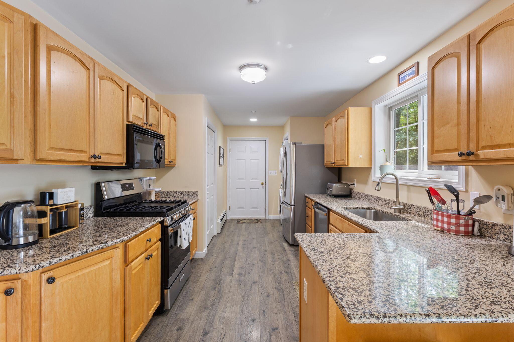 32 Jennifer Way Gorham, ME 04038 - Photo 8 of 34 32_Jennifer_Wy_11