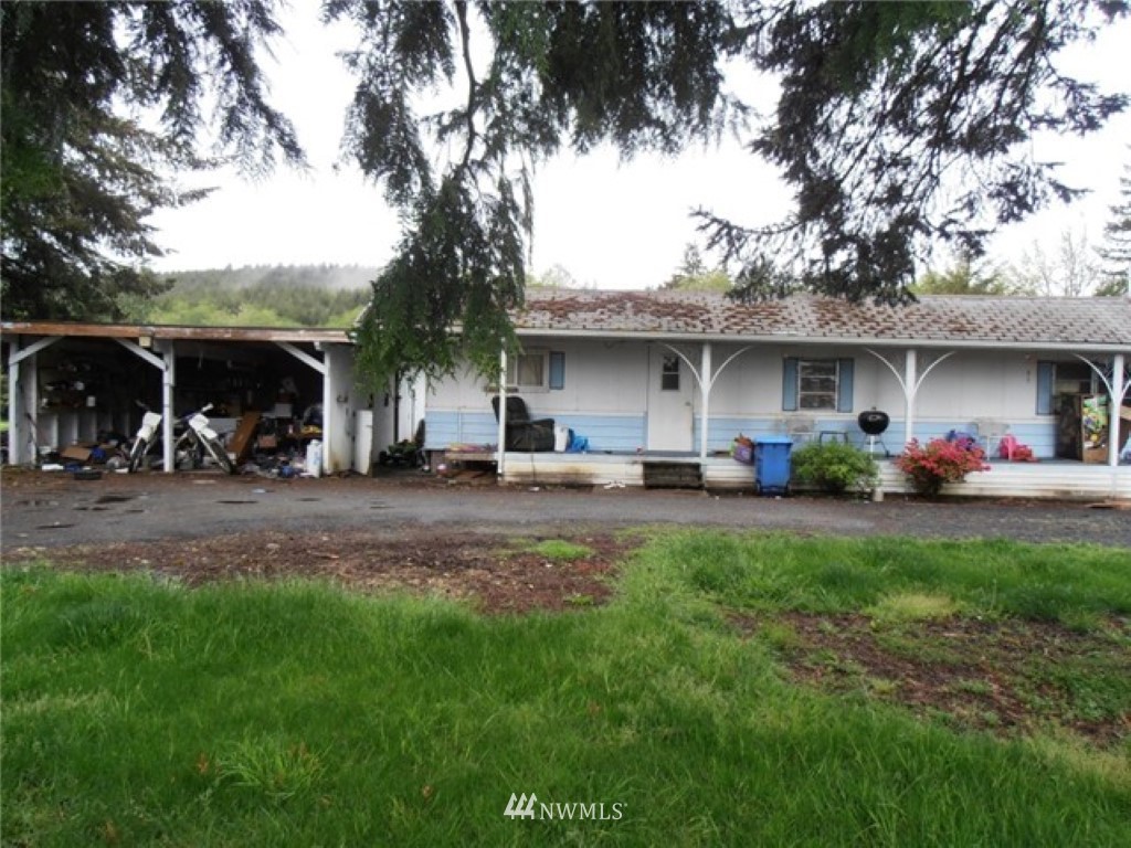 a view of outdoor space yard and patio