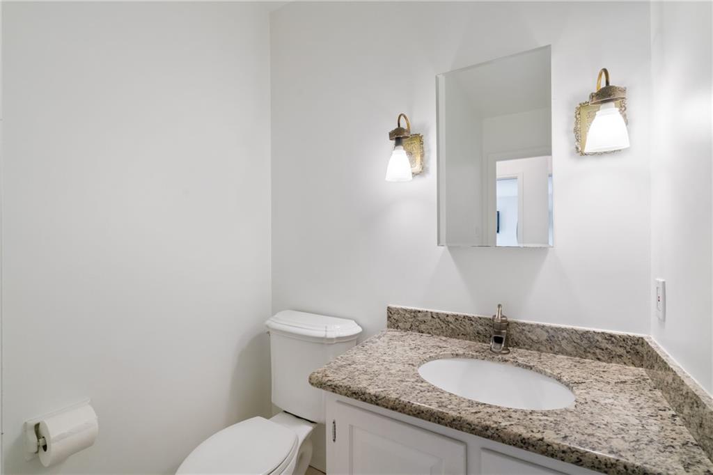 212 Field Club Road Pittsburgh, PA 15238 - Photo 12 of 27 Gallery Image 12