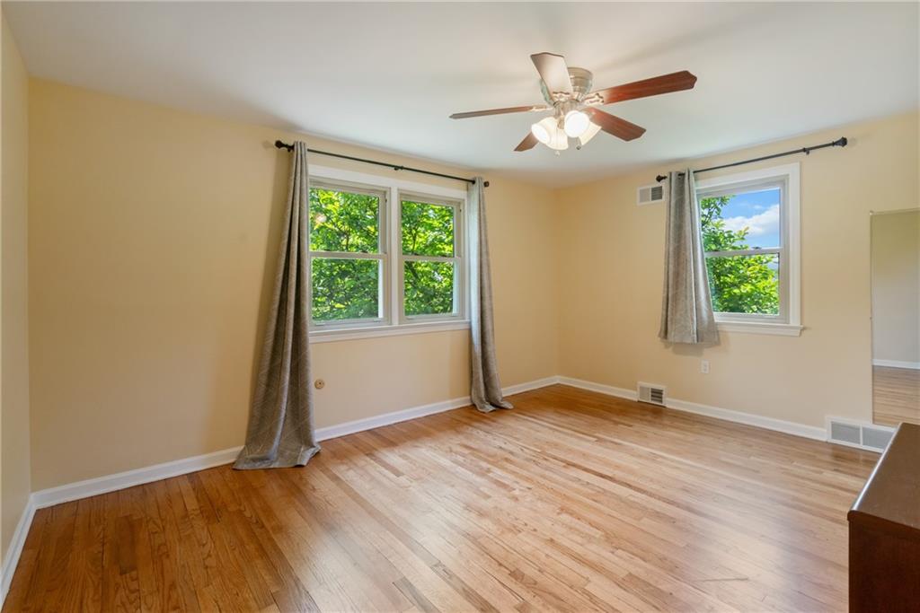212 Field Club Road Pittsburgh, PA 15238 - Photo 18 of 27 Gallery Image 18