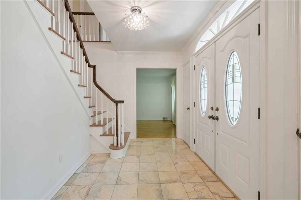212 Field Club Road Pittsburgh, PA 15238 - Photo 2 of 27 Gallery Image 2
