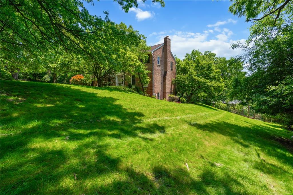 212 Field Club Road Pittsburgh, PA 15238 - Photo 26 of 27 Side yard