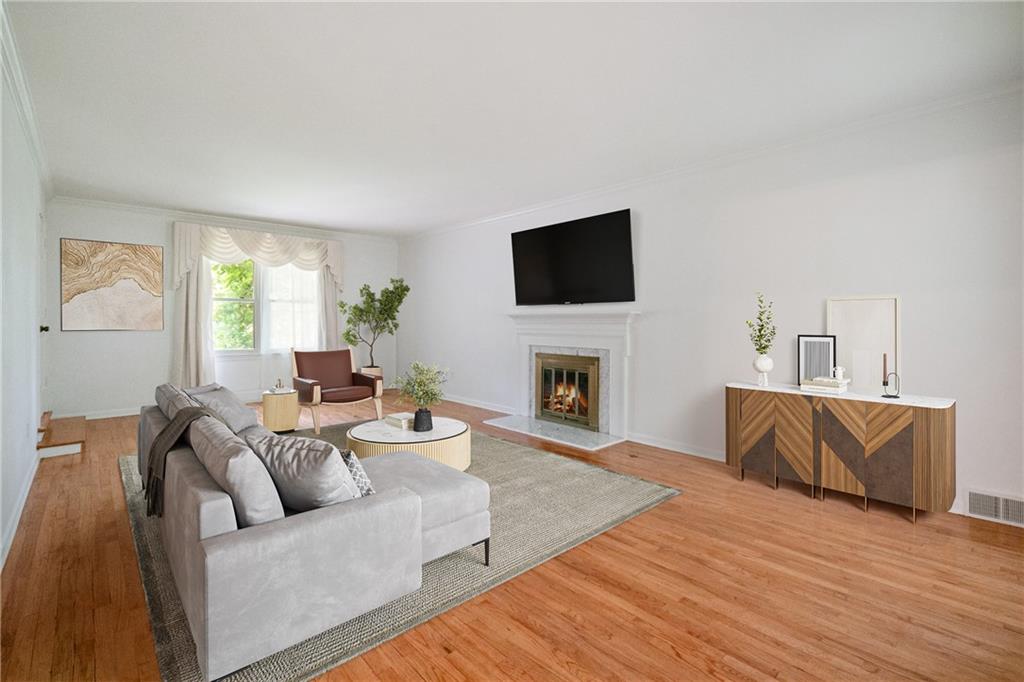 212 Field Club Road Pittsburgh, PA 15238 - Photo 3 of 27 Virtually Staged