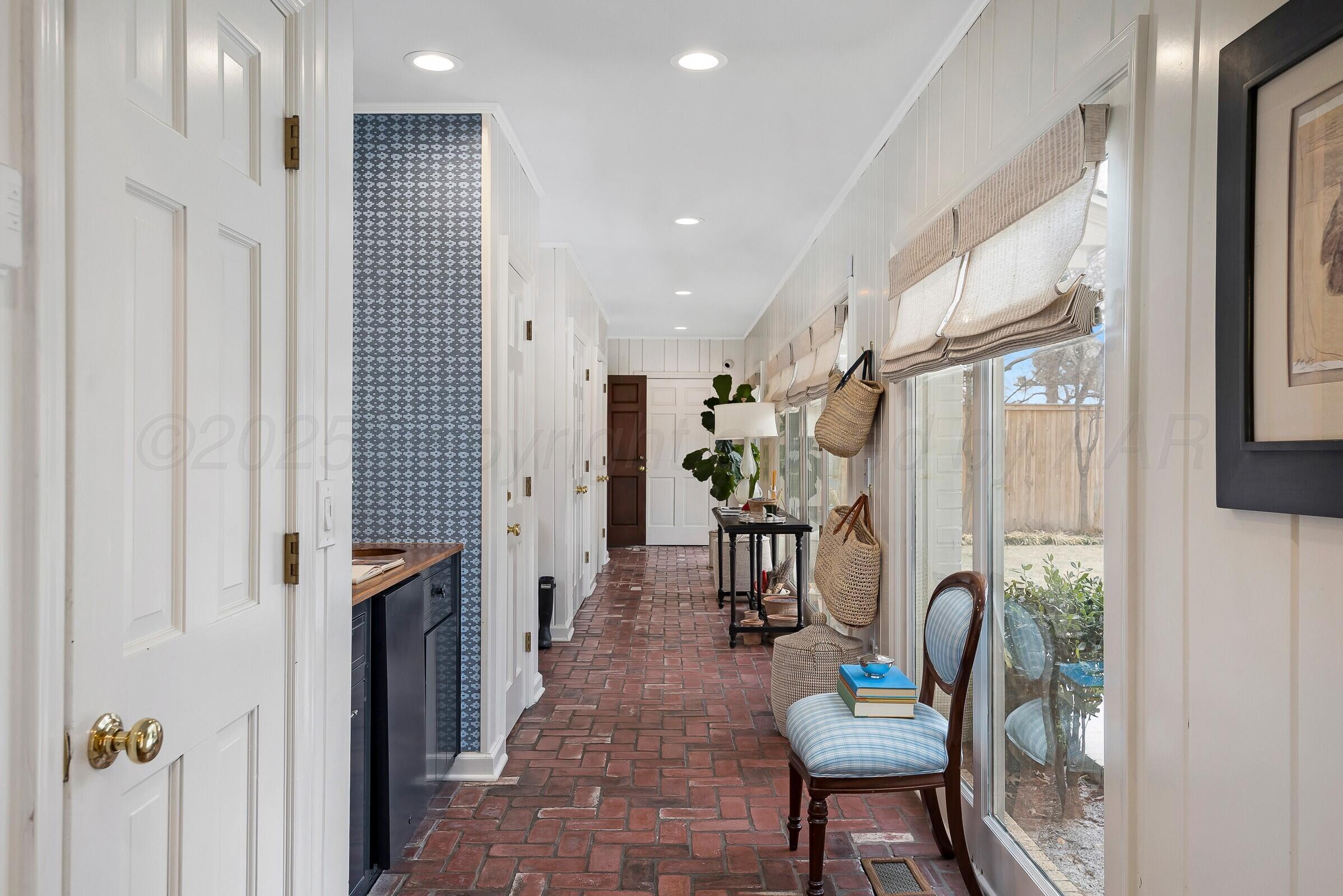 3003 South Hughes Street Amarillo, TX 79109 - Photo 55 of 76 Loggia