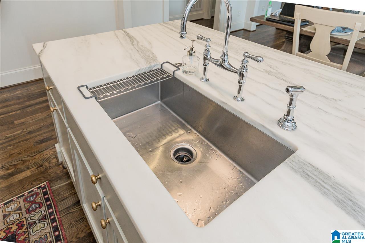 904 Shades Road Birmingham, AL 35209 - Photo 12 of 38