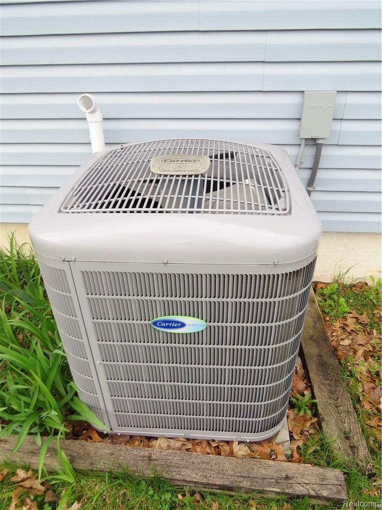 3270 Welch Road Walled Lake, MI 48390 - Photo 14 of 20 ac unit.JPG