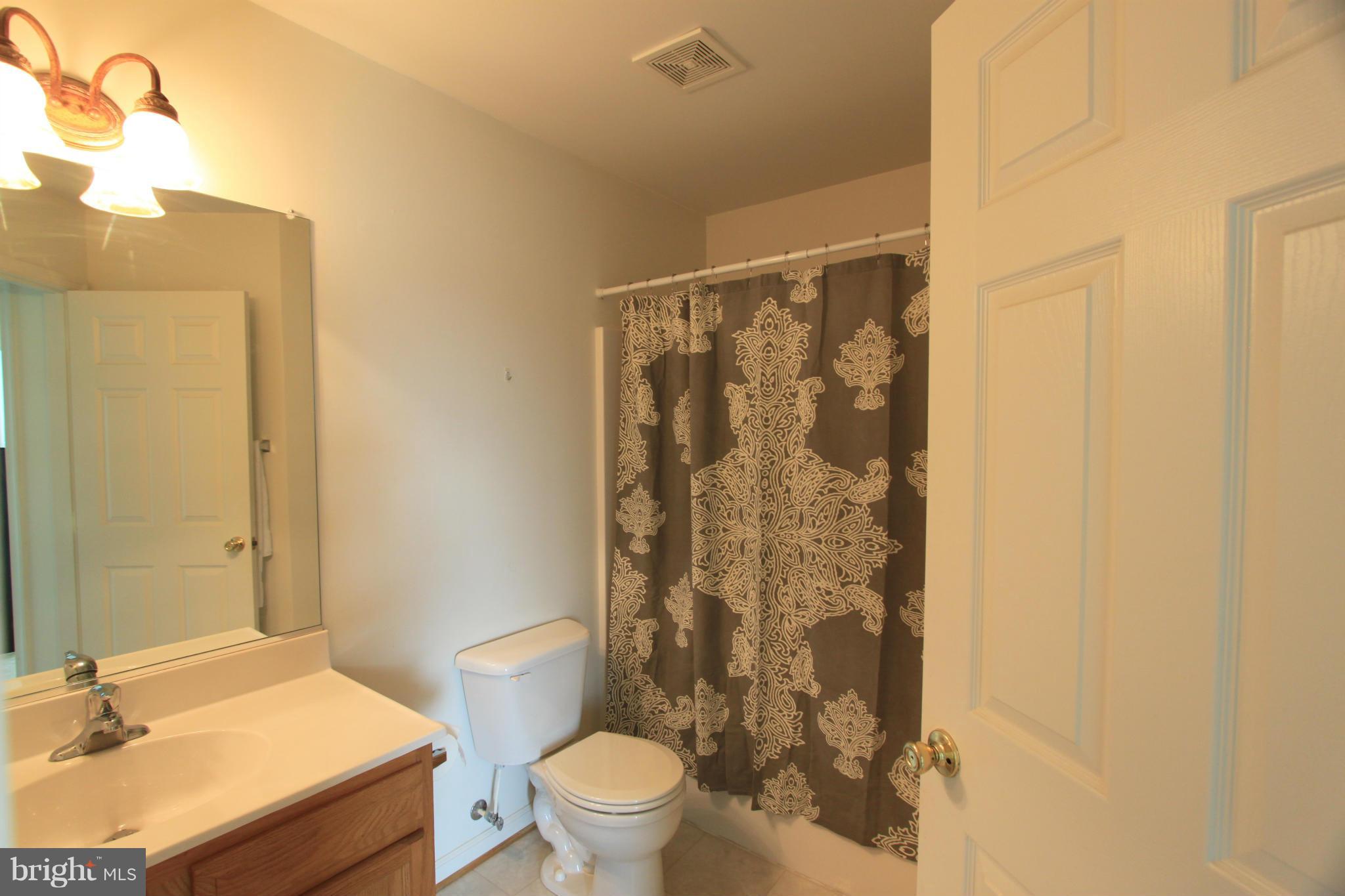 468 Thumper Drive Ranson, WV 25438 - Photo 22 of 23 Bath