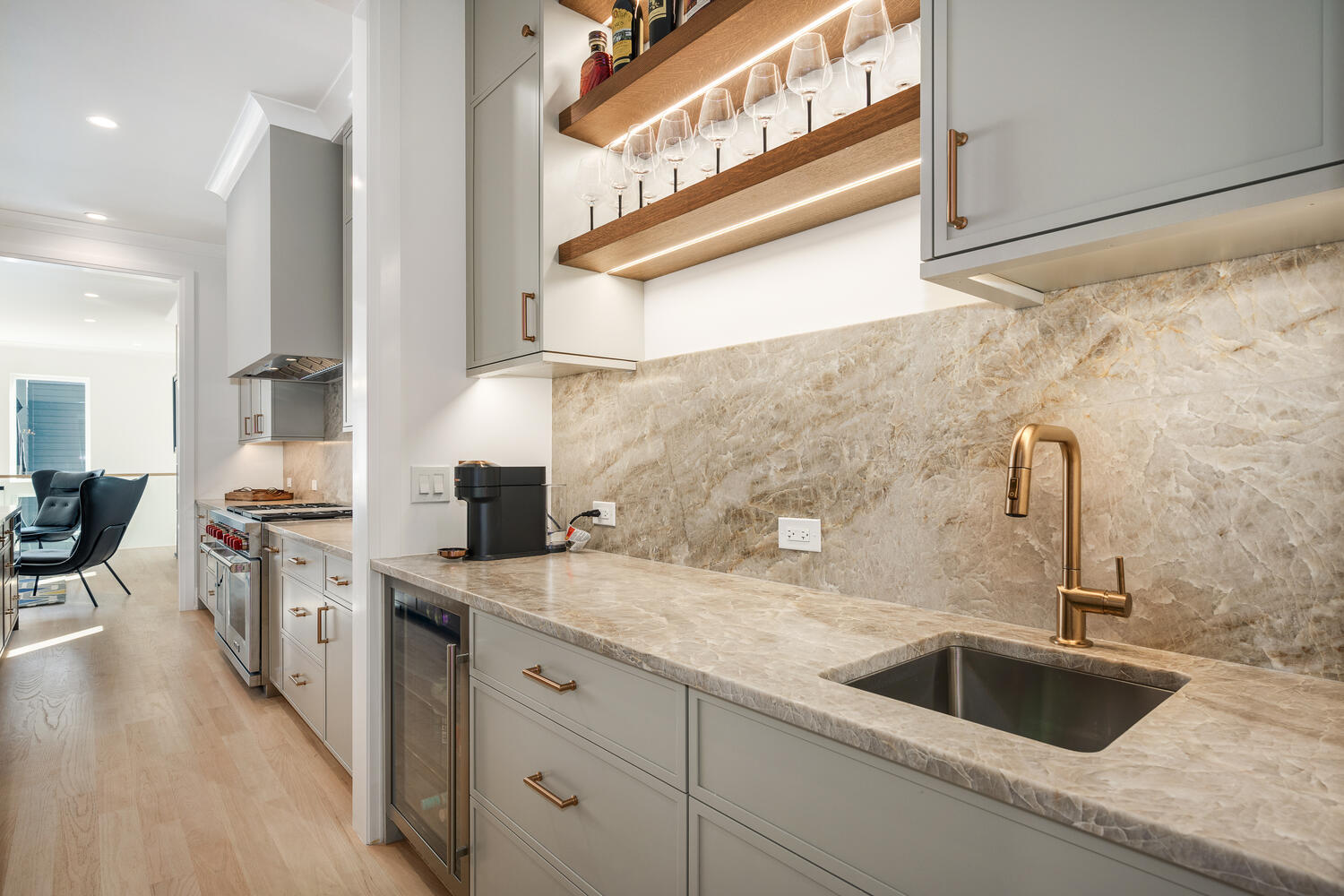 2205 West Huron Street Chicago, IL 60612 - Photo 5 of 34