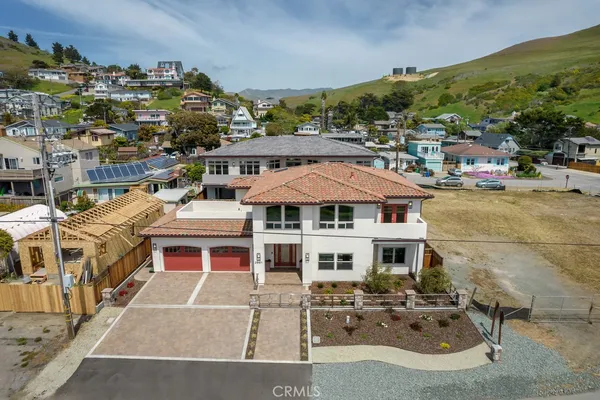 $2,225,000 | 2901 Ocean Boulevard, Cayucos, CA 93430