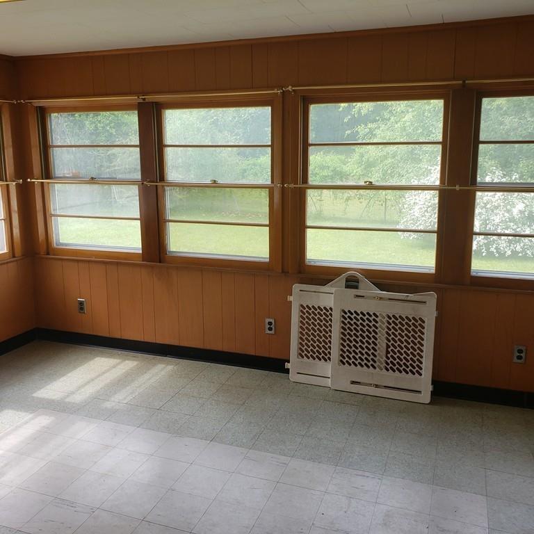 64 White Oak Road Springfield, MA 01128 - Photo 12 of 18