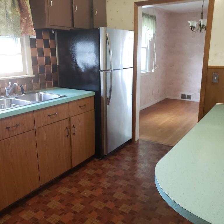 64 White Oak Road Springfield, MA 01128 - Photo 3 of 18