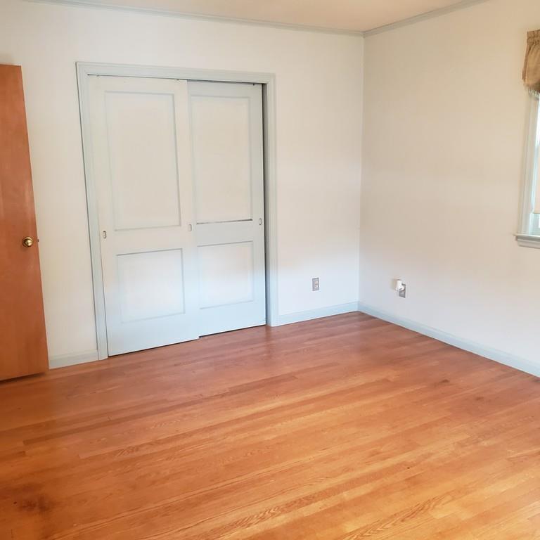 64 White Oak Road Springfield, MA 01128 - Photo 9 of 18