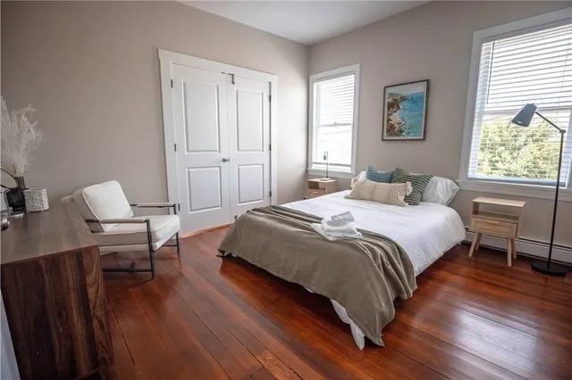 $3,000 | 594 Thames Street, Newport, RI 02840