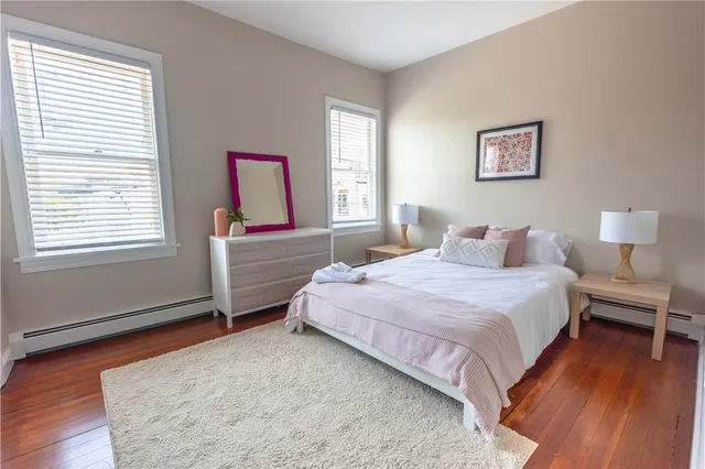 $3,000 | 594 Thames Street, Newport, RI 02840