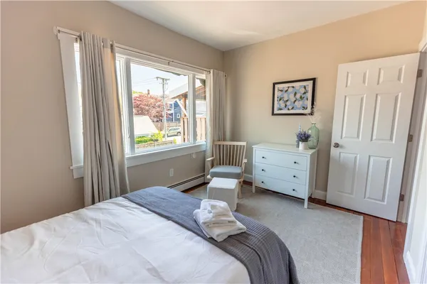 $3,000 | 594 Thames Street, Newport, RI 02840