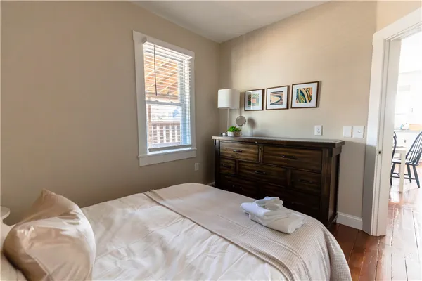 $3,000 | 594 Thames Street, Newport, RI 02840