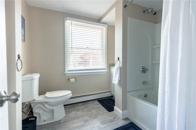 $3,000 | 594 Thames Street, Newport, RI 02840