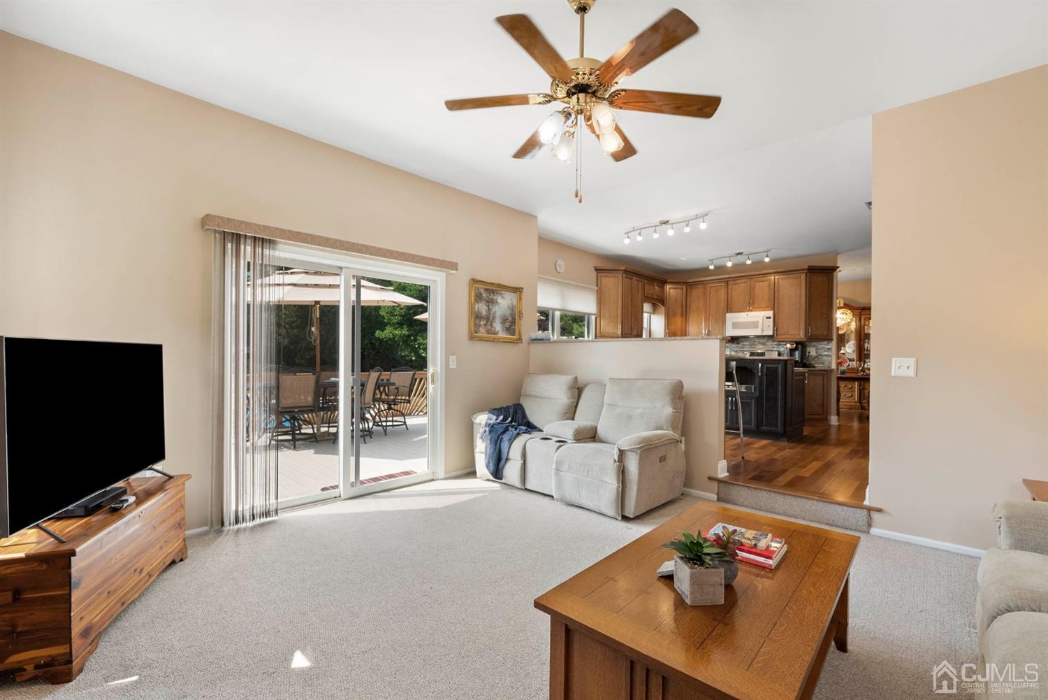 4 Castle Court Somerset, NJ 08873 - Photo 13 of 37