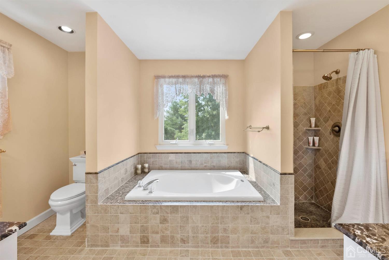 4 Castle Court Somerset, NJ 08873 - Photo 22 of 37