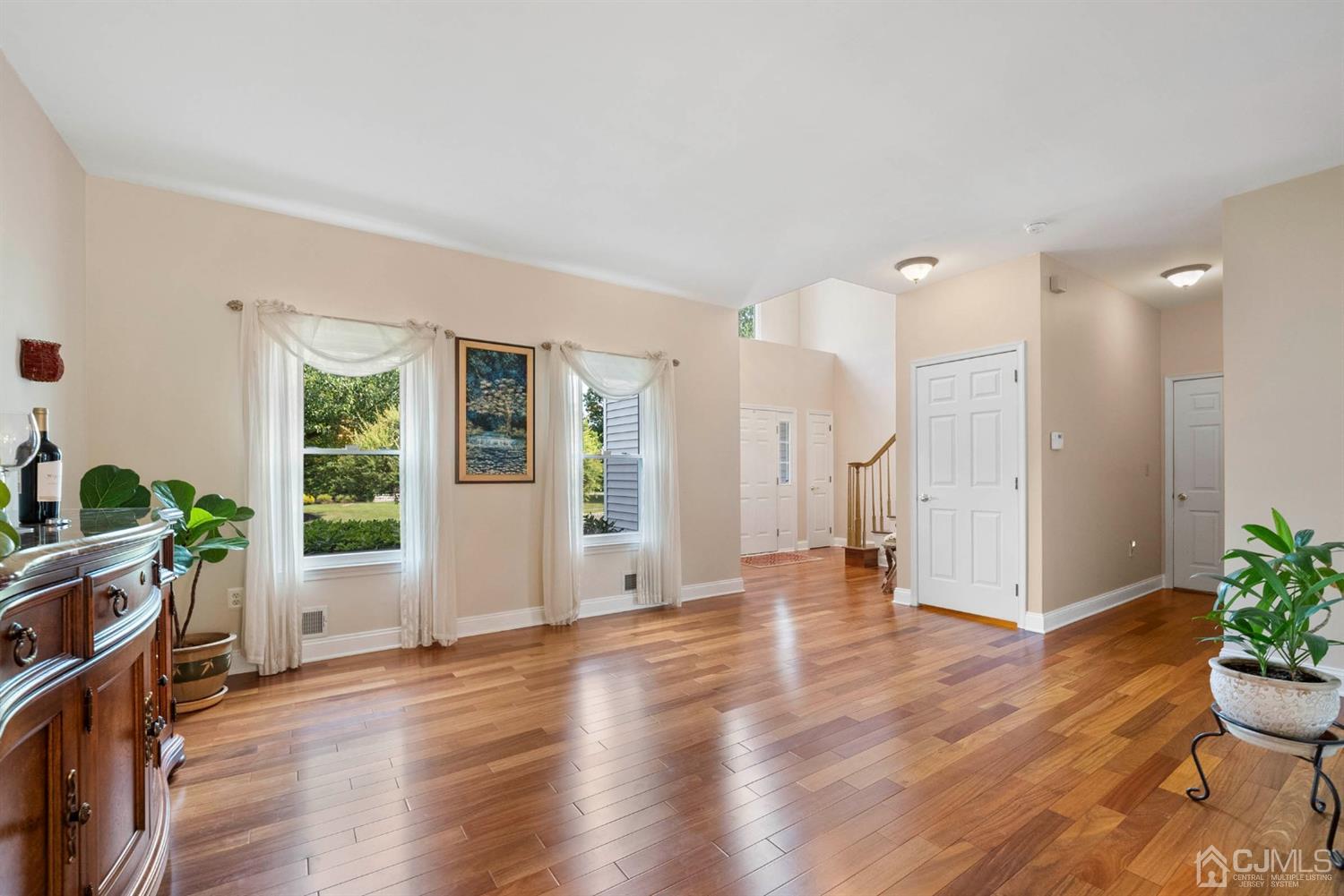 4 Castle Court Somerset, NJ 08873 - Photo 6 of 37