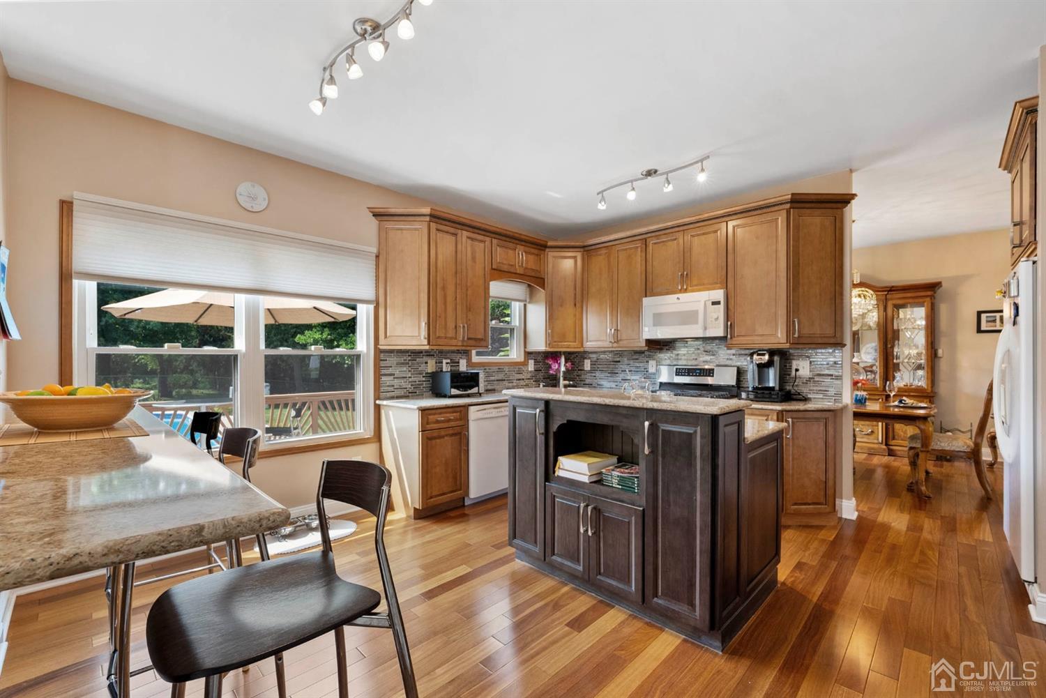 4 Castle Court Somerset, NJ 08873 - Photo 10 of 37