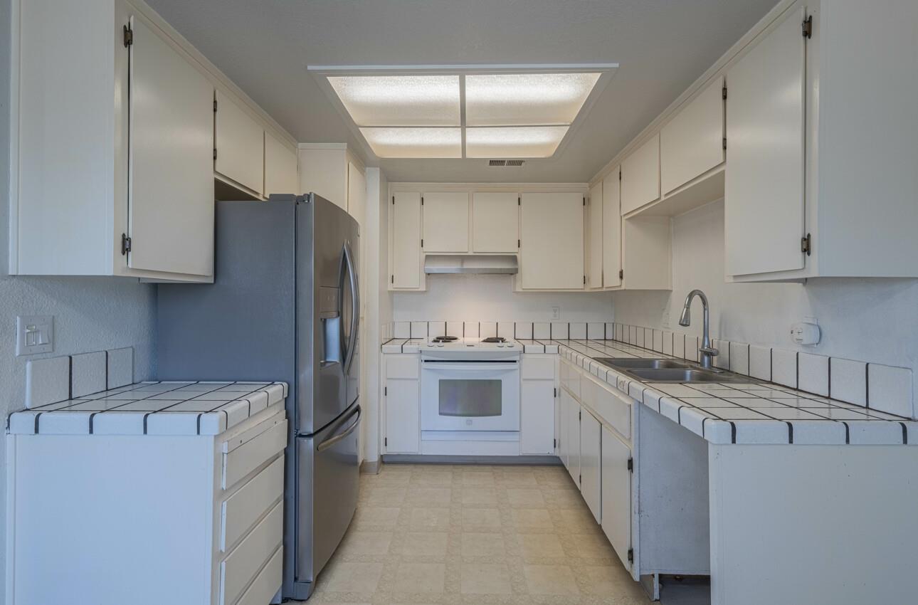 1893 Cherokee Drive, Unit 4 Salinas, CA 93906 - Photo 11 of 32