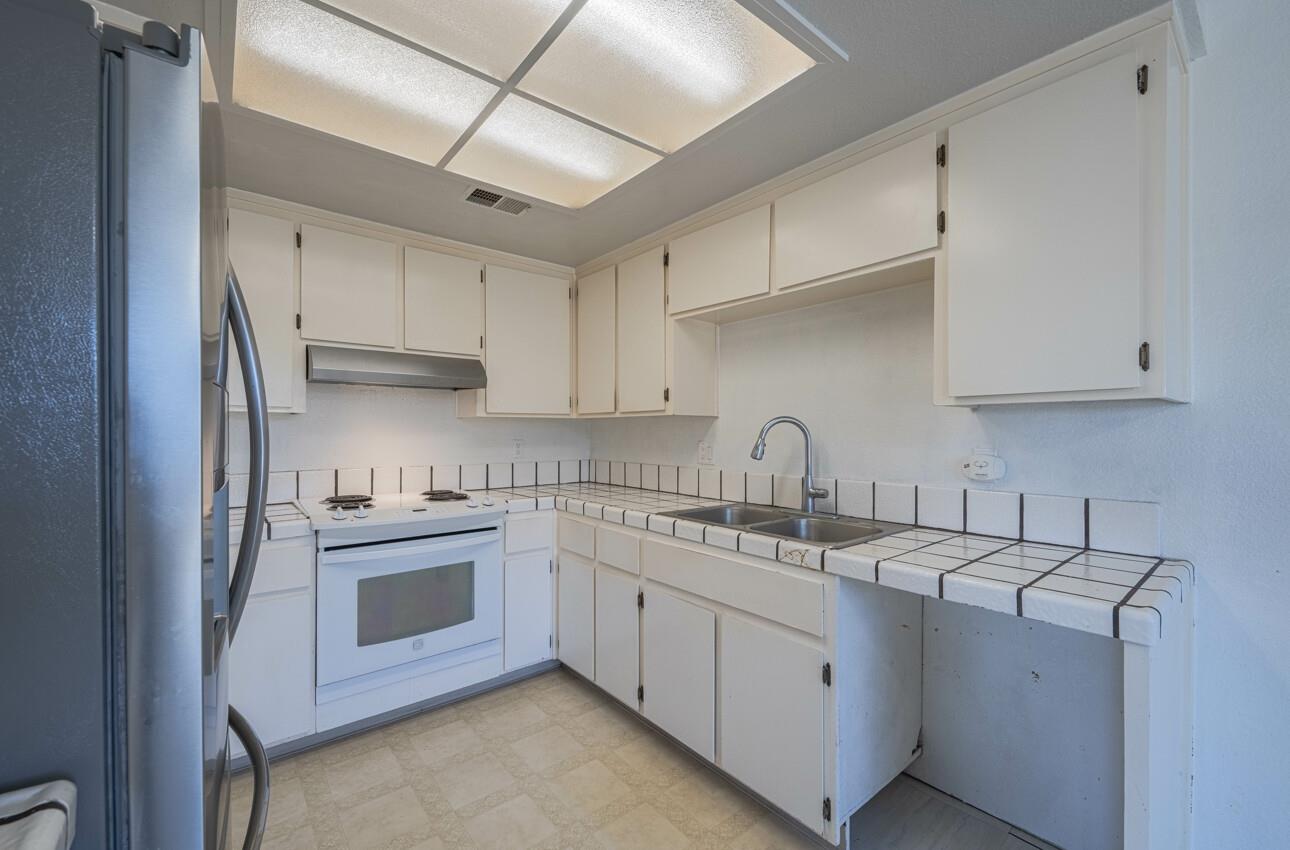 1893 Cherokee Drive, Unit 4 Salinas, CA 93906 - Photo 12 of 32