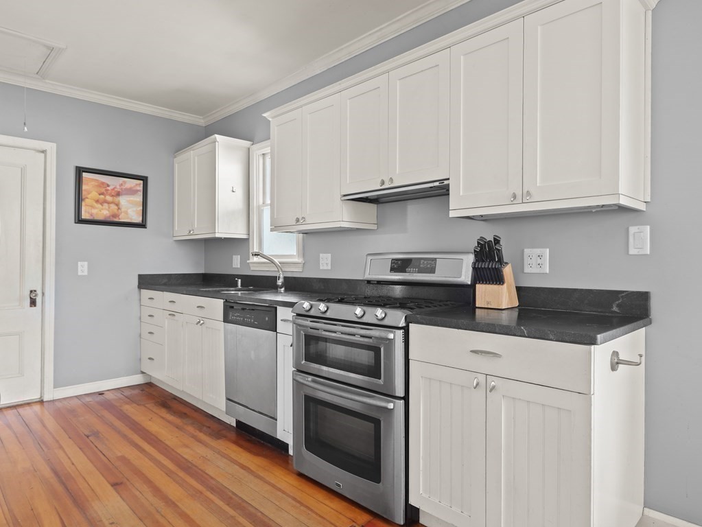 13 Poplar Road Quincy, MA 02169 - Photo 3 of 25 Gallery Image 3