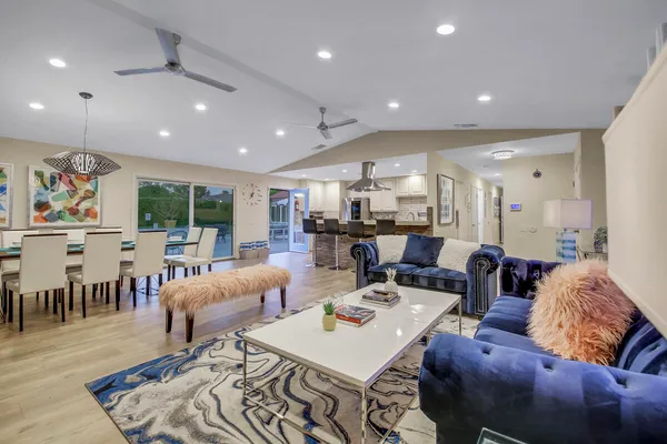 $12,000 | 2230 Tamarisk Road, Palm Springs, CA 92262