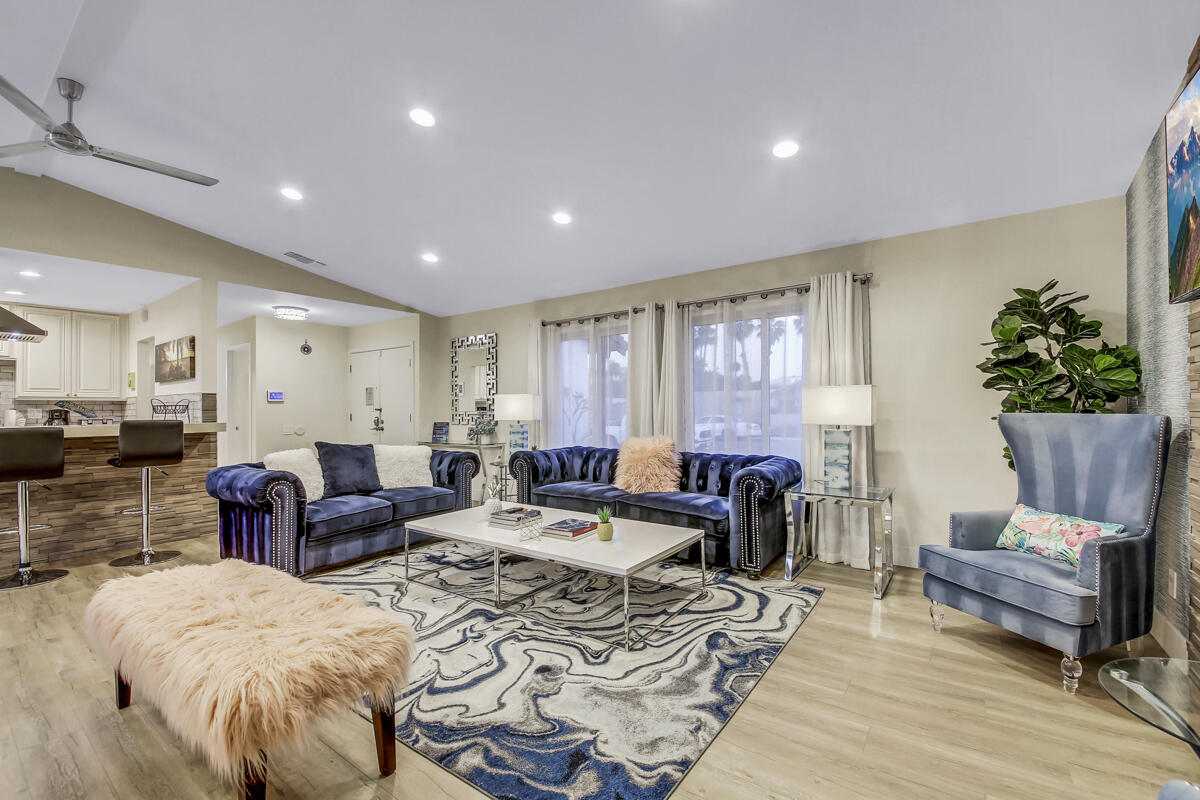 2230 Tamarisk Road Palm Springs, CA 92262 - Photo 34 of 66 33 LIVING MLS SIZE