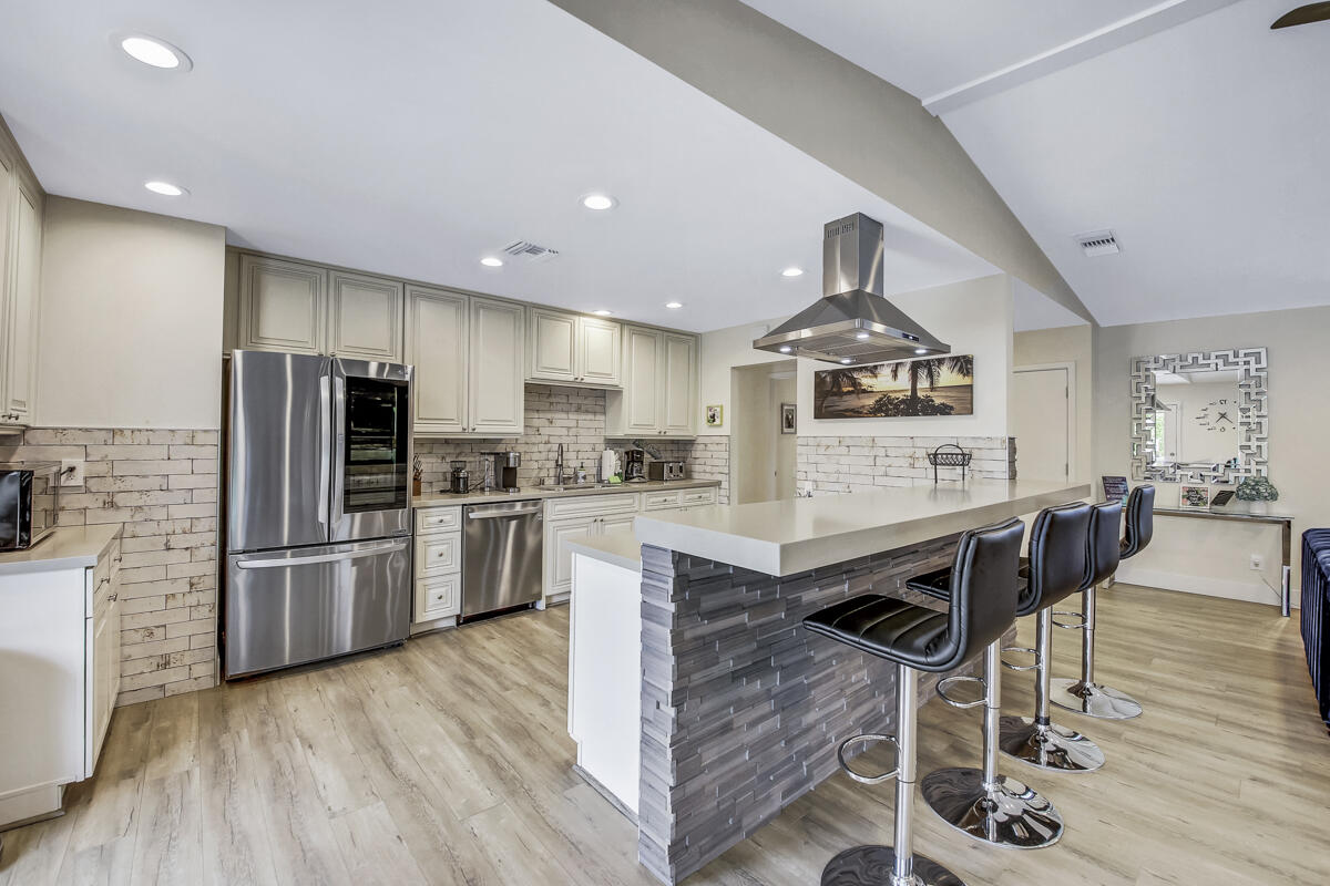 2230 Tamarisk Road Palm Springs, CA 92262 - Photo 39 of 66 38 KITCHEN MLS SIZE