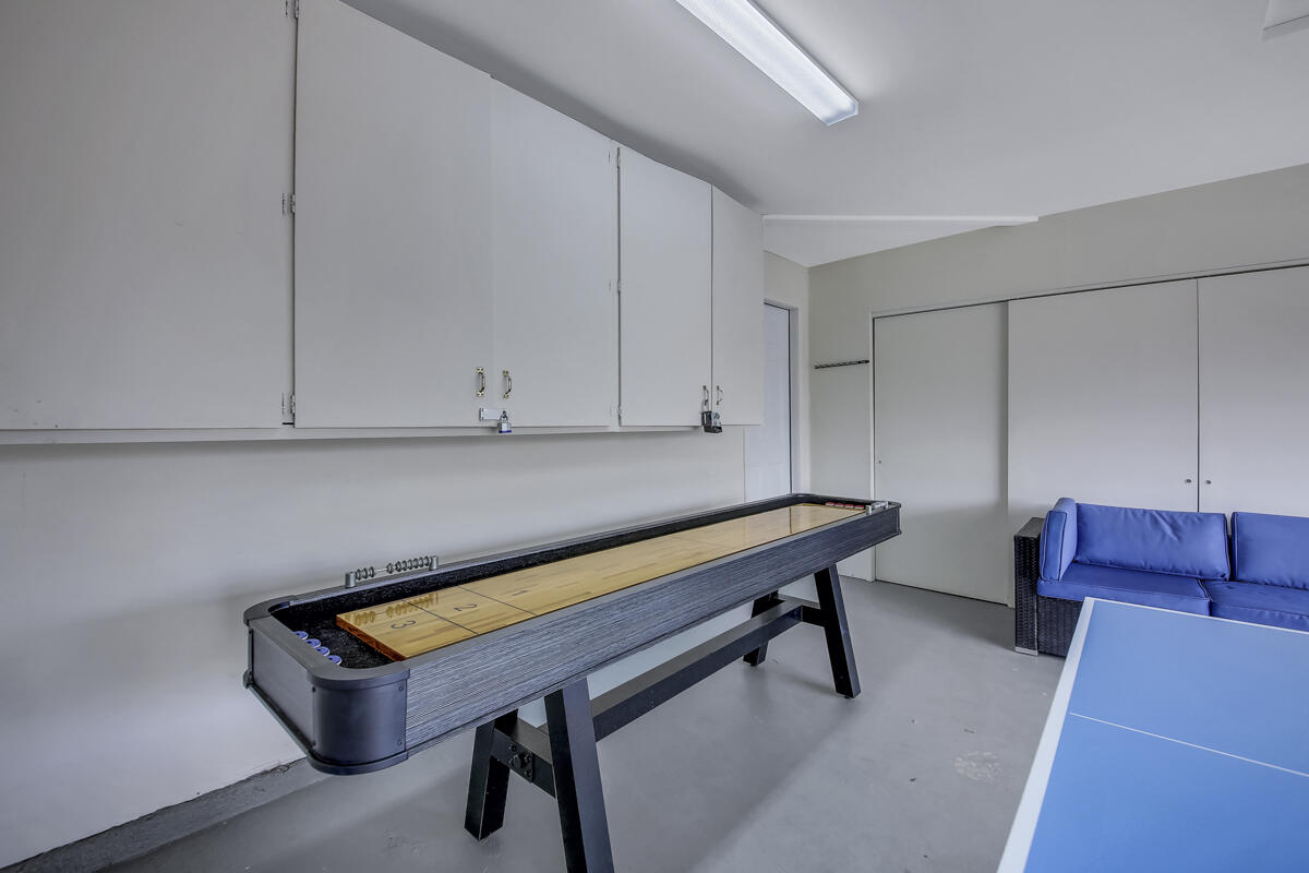 2230 Tamarisk Road Palm Springs, CA 92262 - Photo 59 of 66 a room with furniture pool table and chair