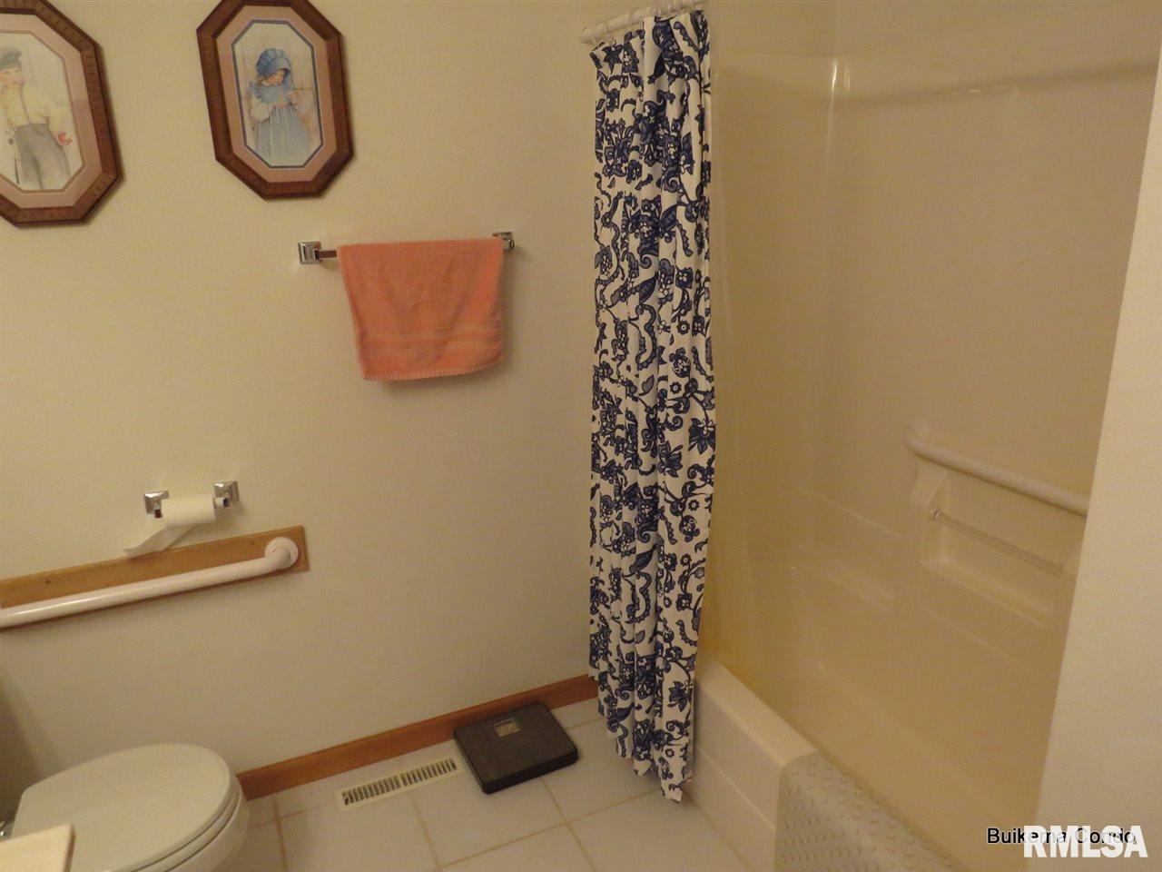 15459 B Henry Road Morrison, IL 61270 - Photo 6 of 9